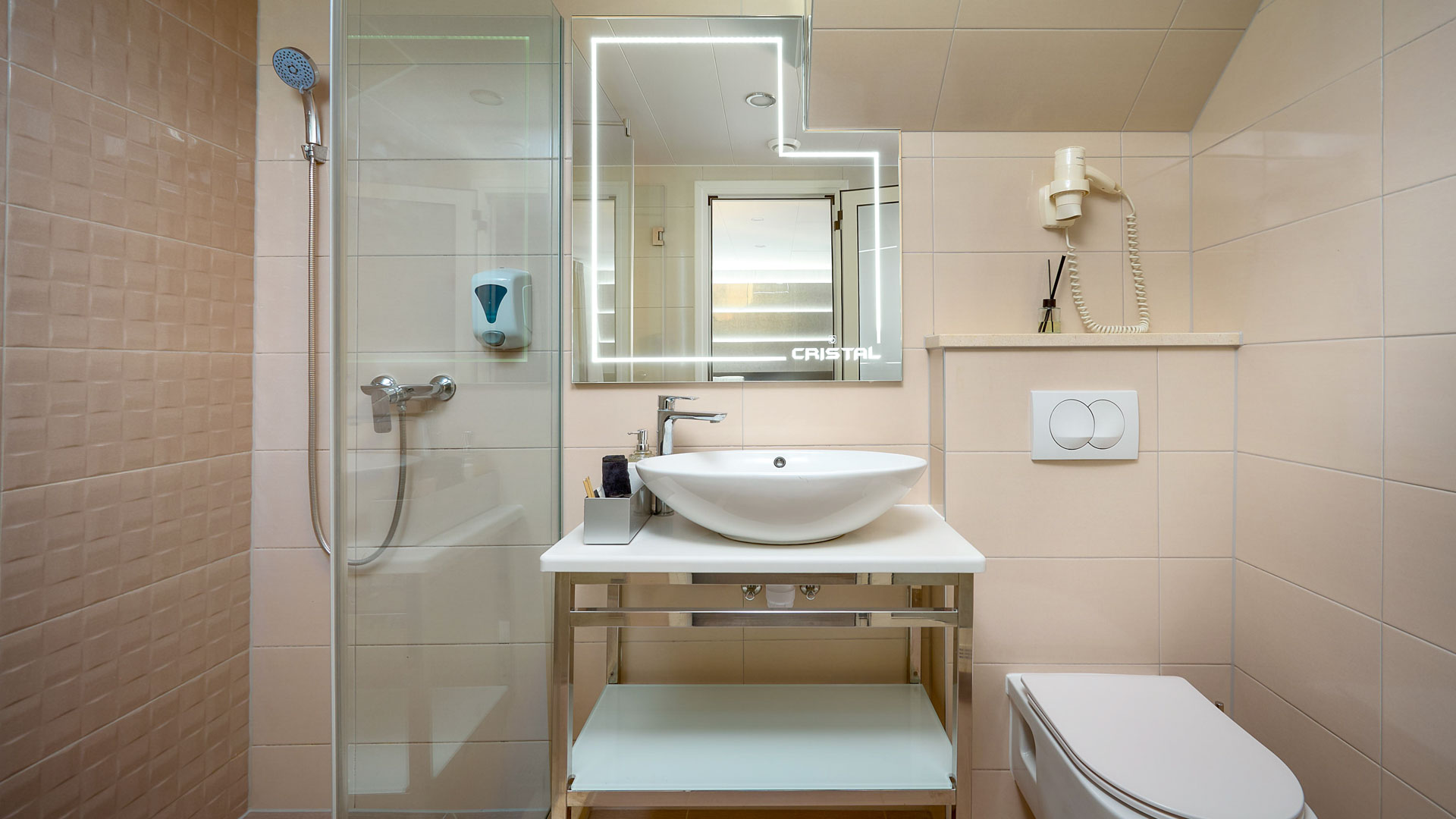 Cristal bathroom