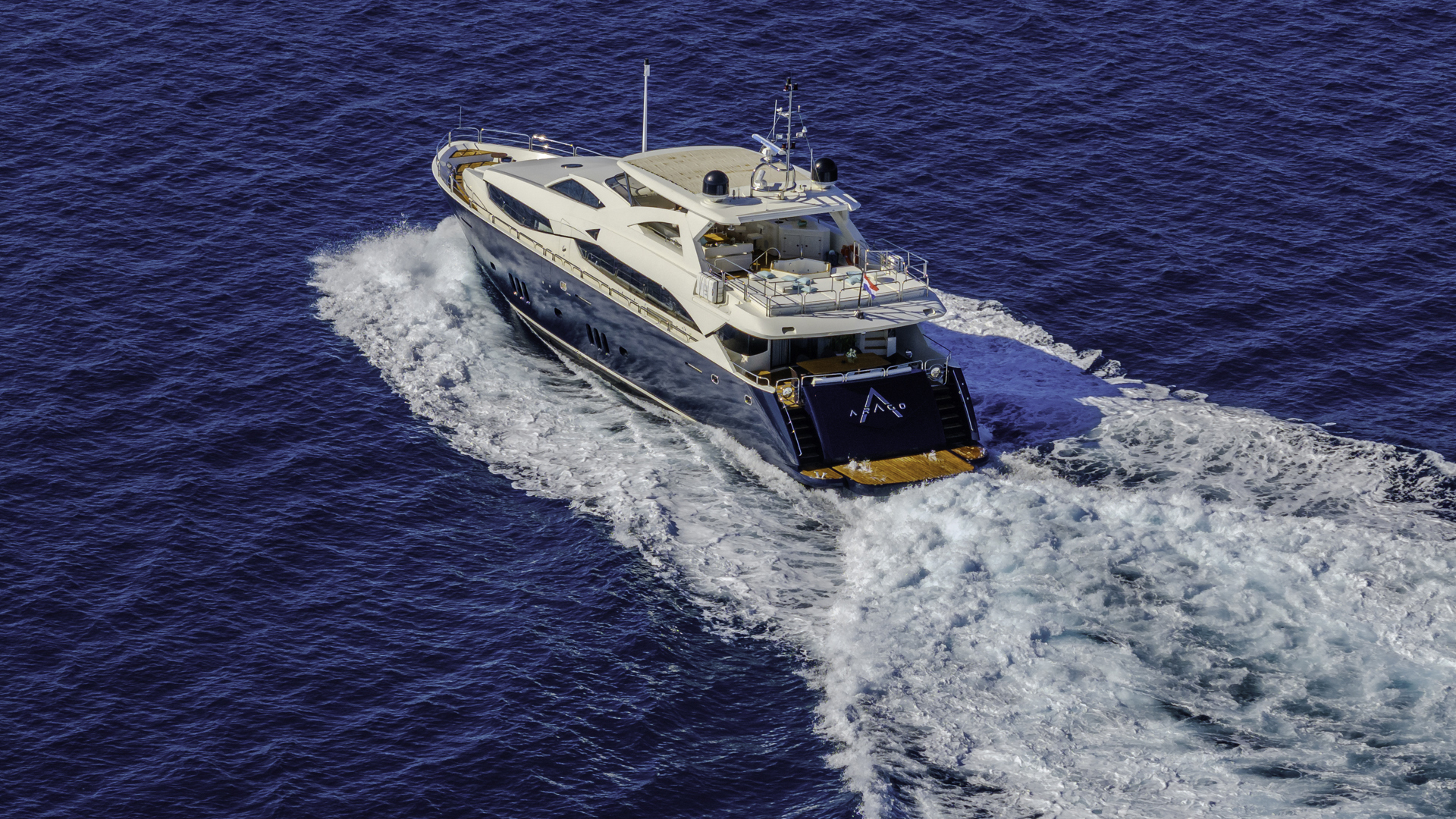 Underway aft view&nbsp;