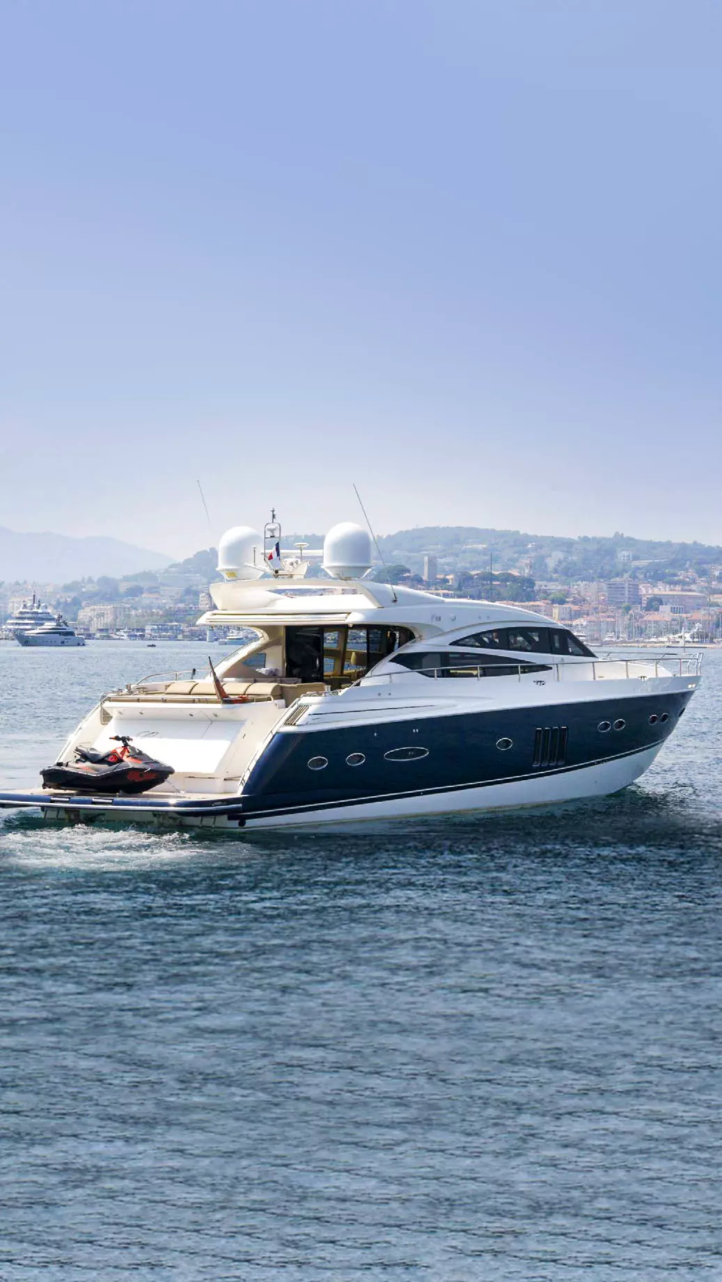 Gitana II in sail