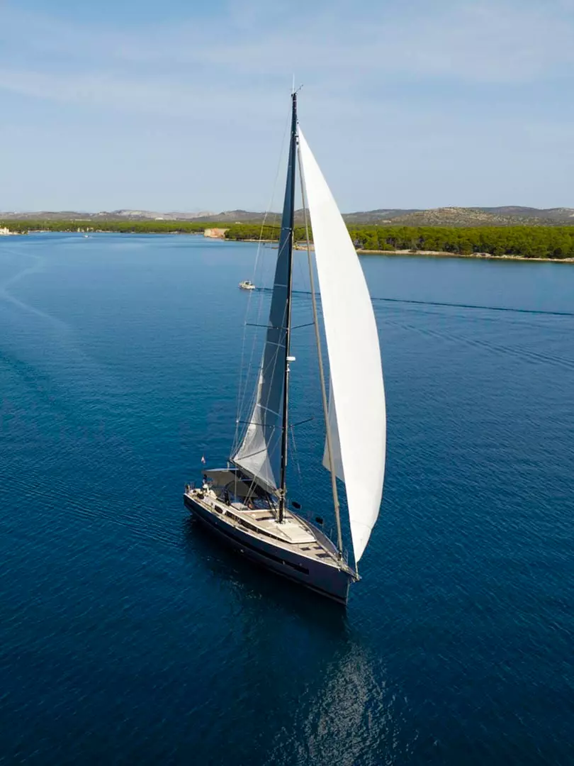 OCEANIS YACHT 62