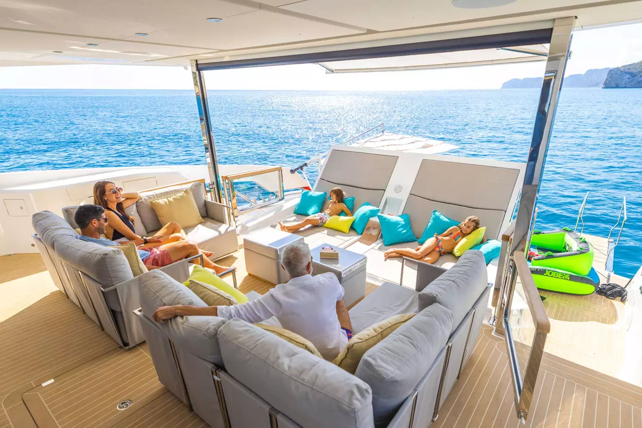 sunseeker-90-ocean-stern-00.jpg