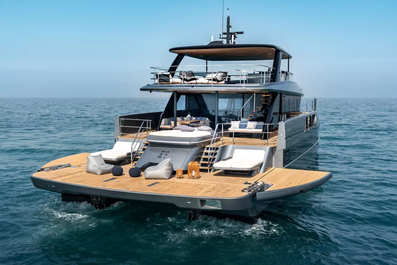 Sunreef Ultima 88 - aft view.jpg