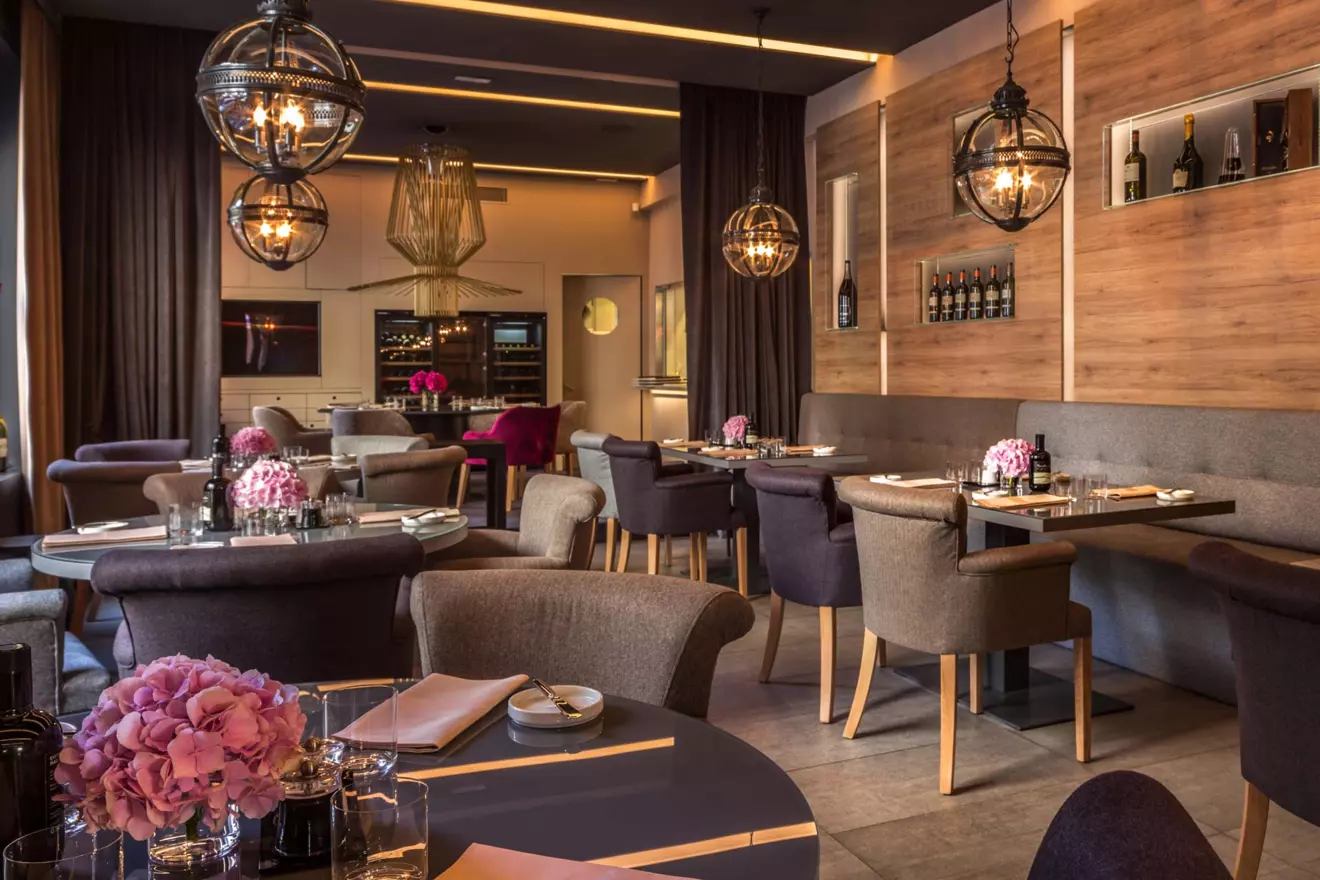 zagreb-restaurant-noel-interior-00.jpg