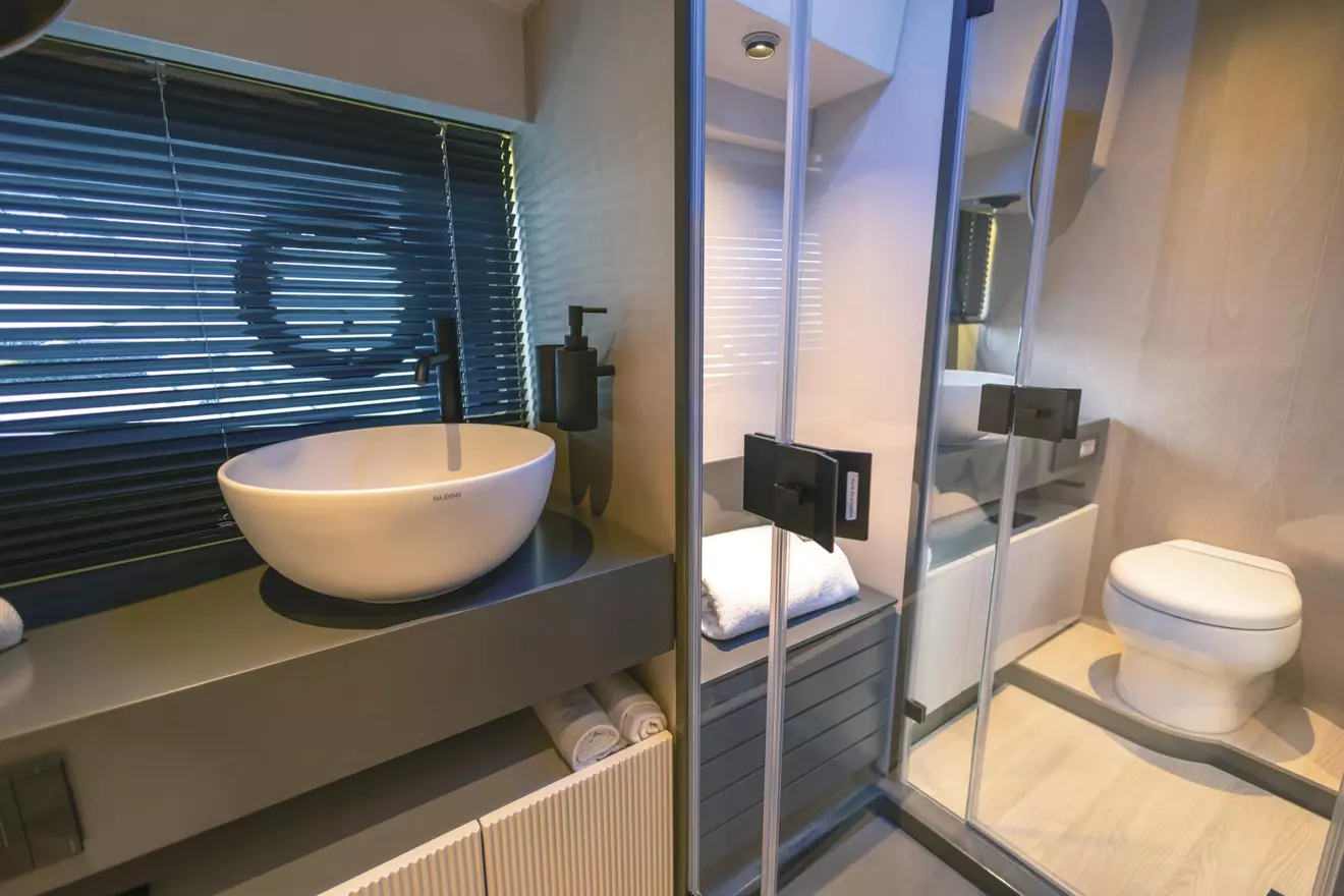 fim-440-regina-bathroom.jpg