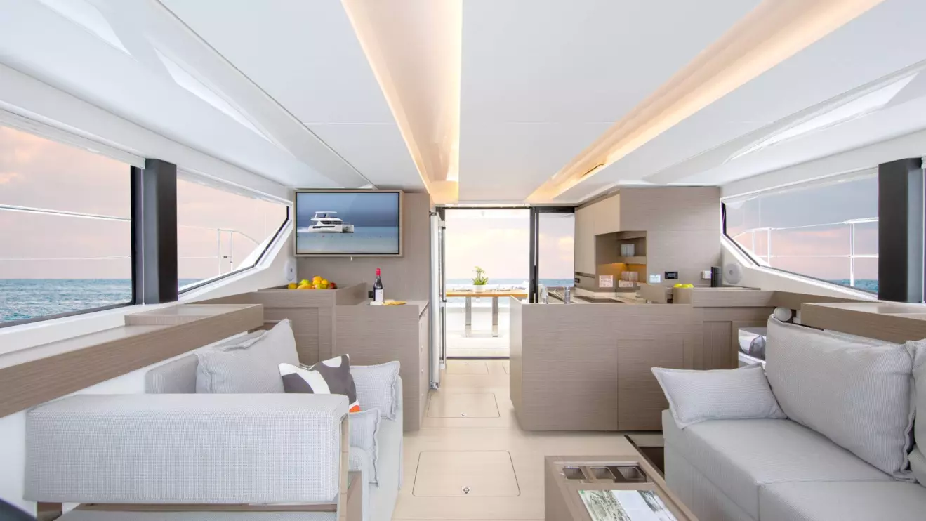 leopard-40-powercatamaran-4.jpg