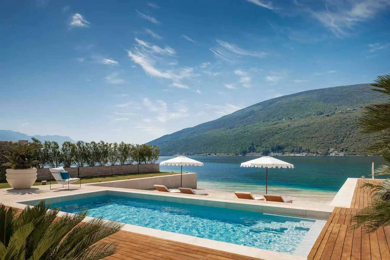 portonovi-privatna-Villa-Rumija-00.jpg
