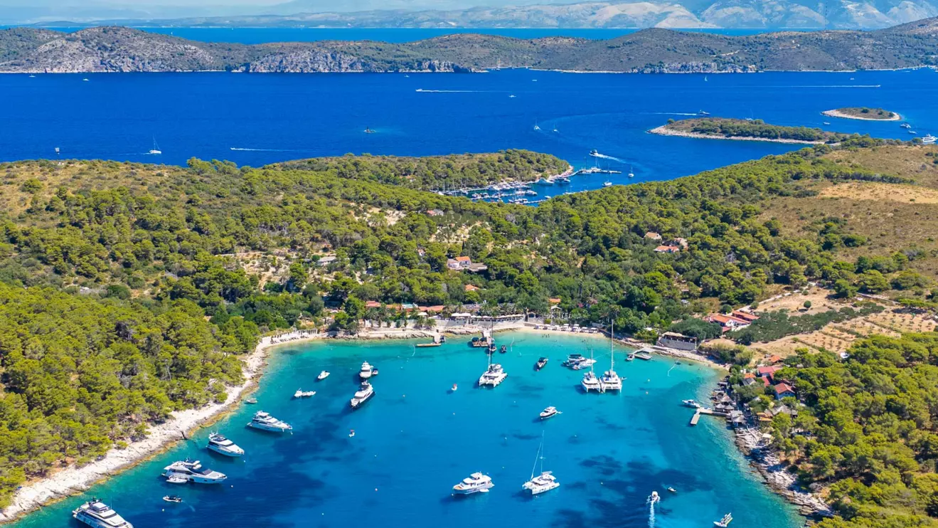 Pakleni-Islands-sea-adriatic-bay-00.jpg