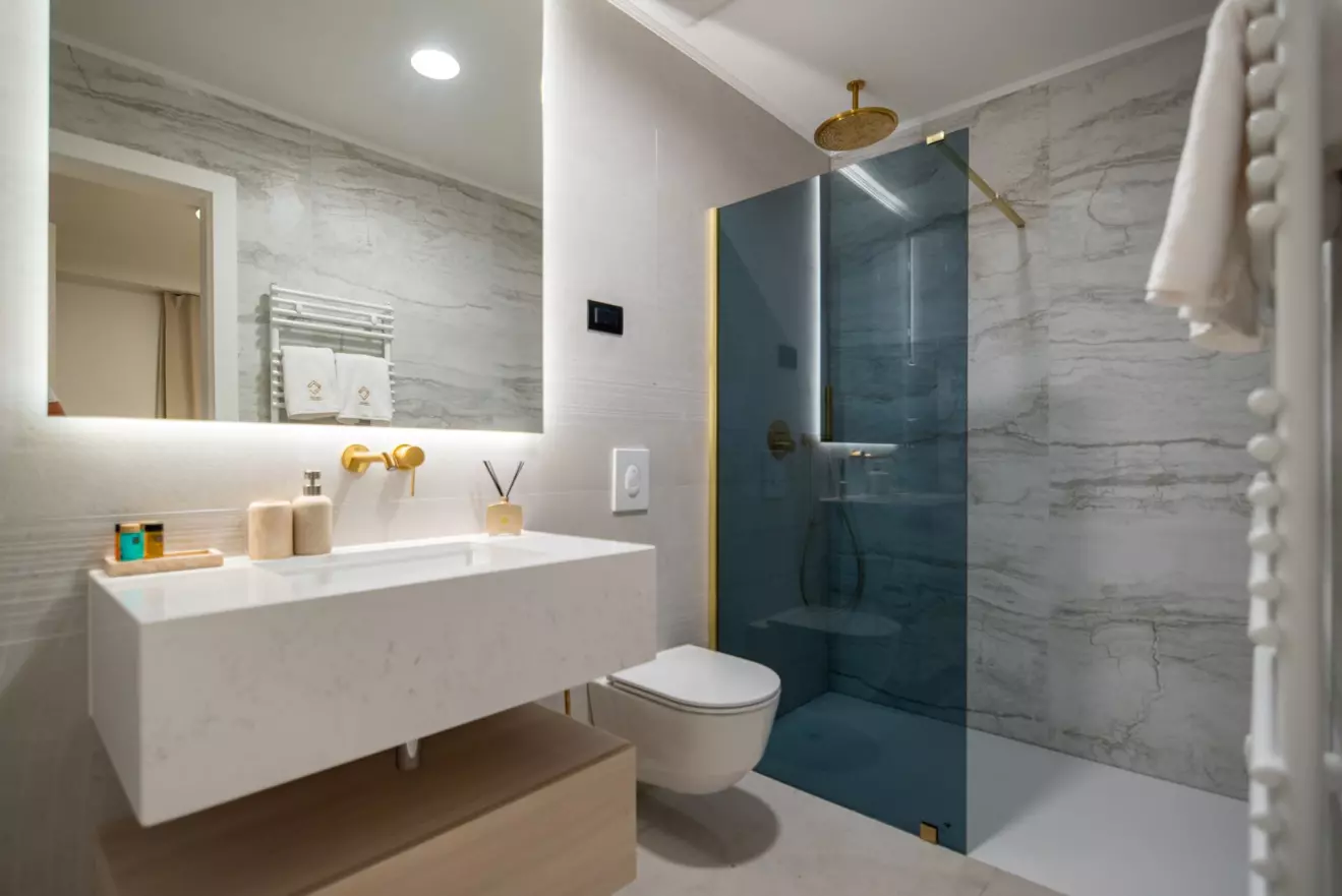 Cascade-apartment-Niko-bathroom.jpg
