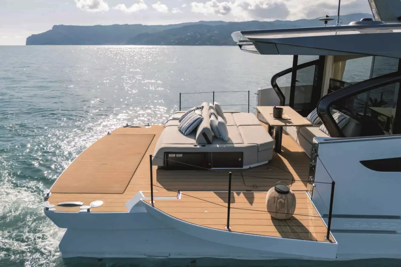 azimut seadeck 6 eco yacht