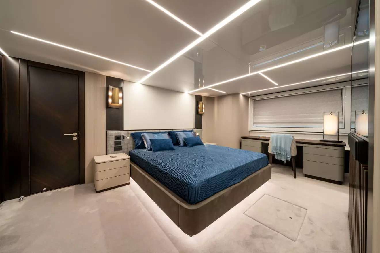 Sunseeker Ocean 182 owner cabin