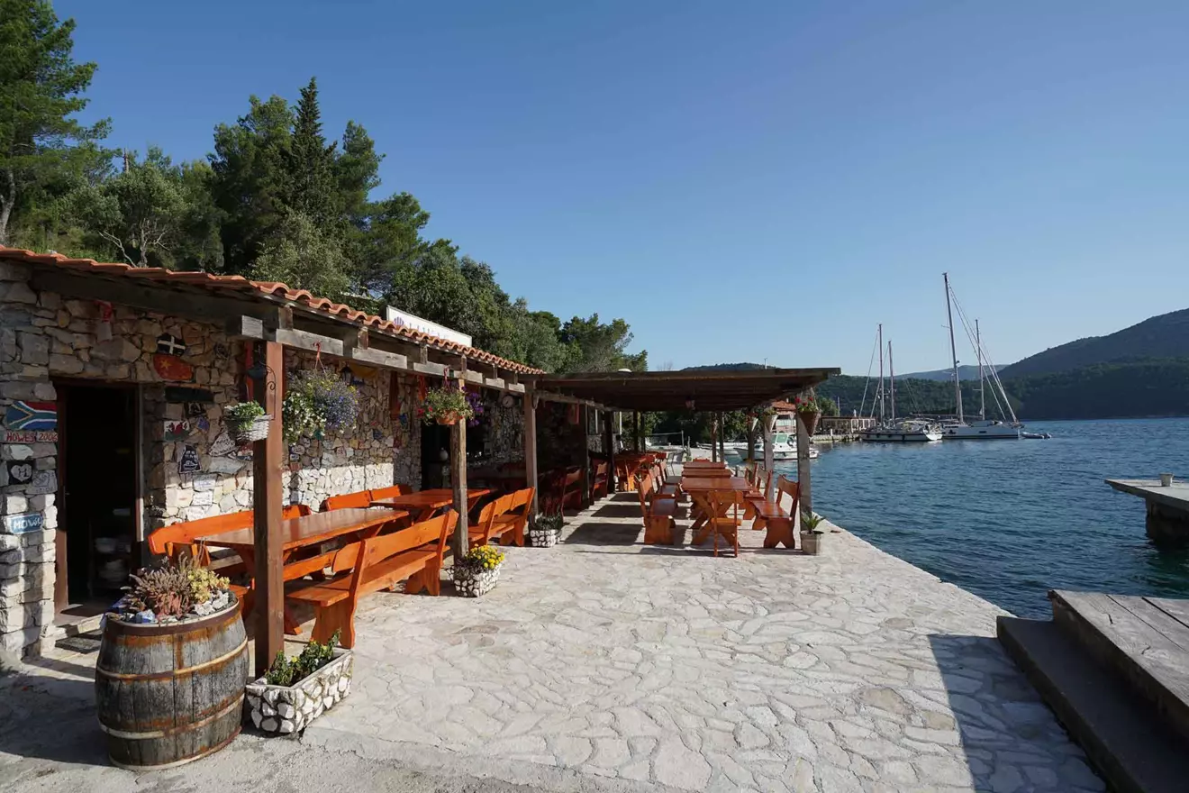 restoran-juzni-jadran-gastro-mare-peljesac-00.jpg