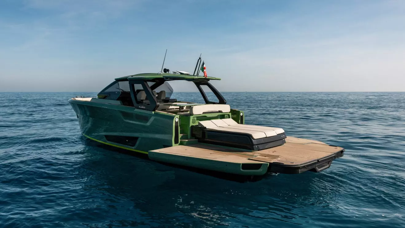 Bellini Astor 58- aft view.jpg