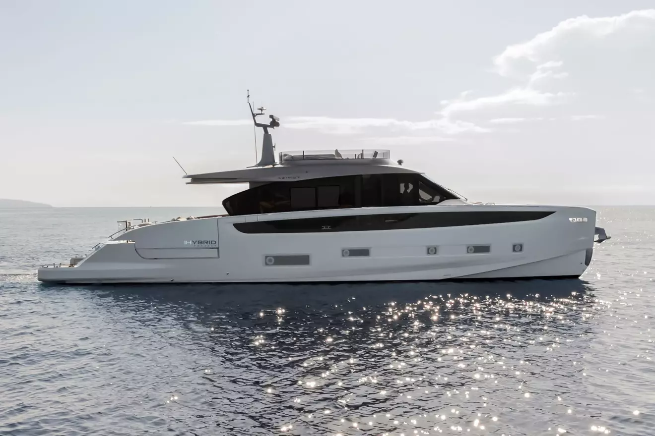 Azimut-Seadeck-7-side-view.jpg