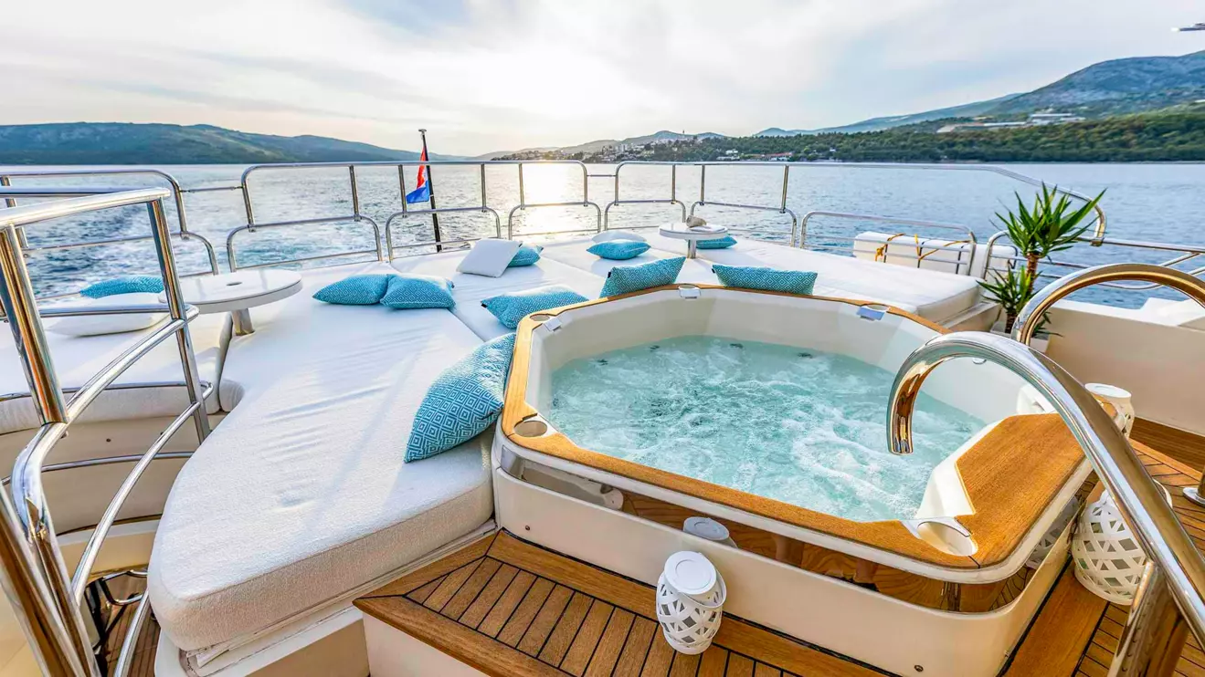 Arago Jacuzzi
