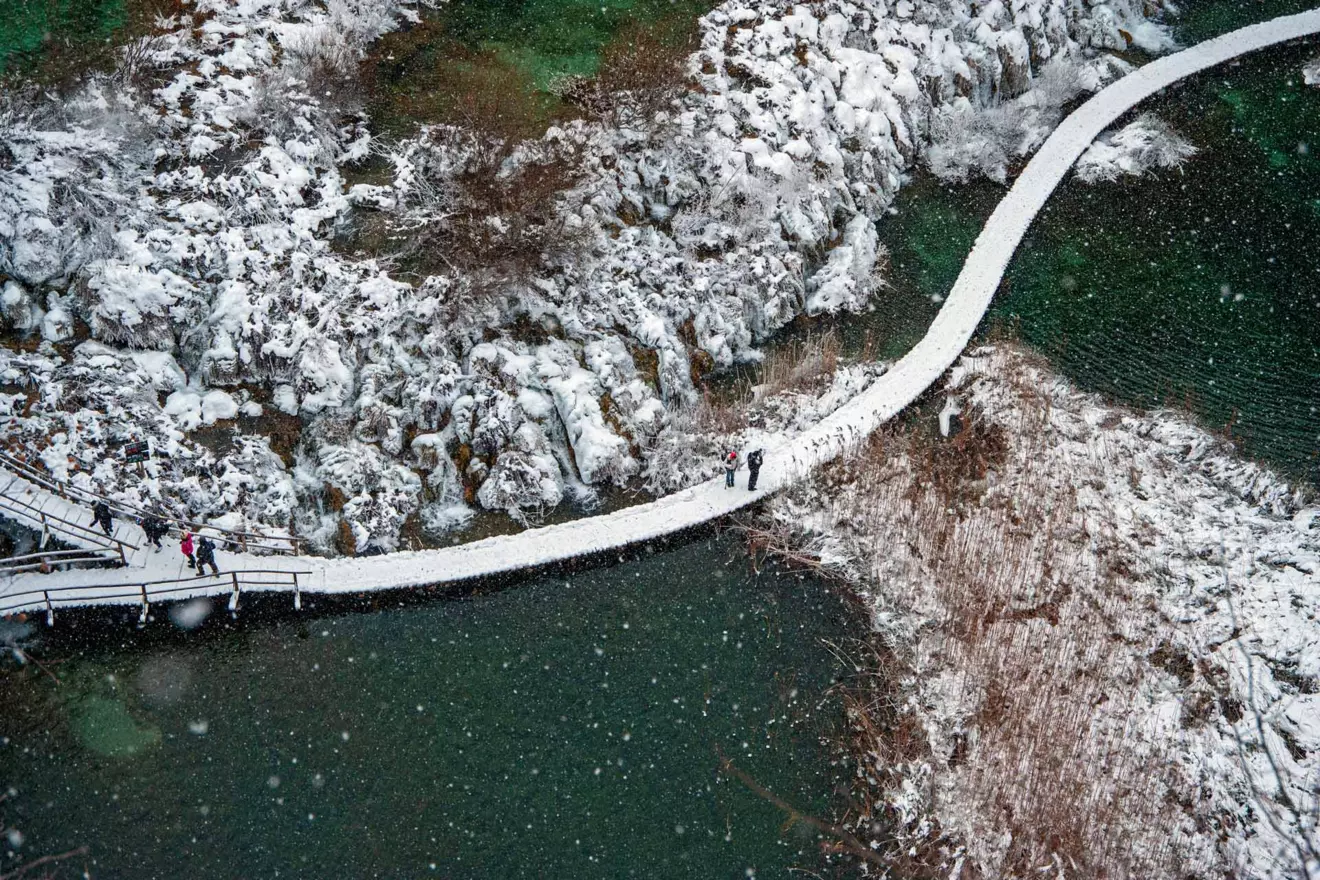 plitvice-lakes-national-park-winter-darjan-pervan-04.jpg