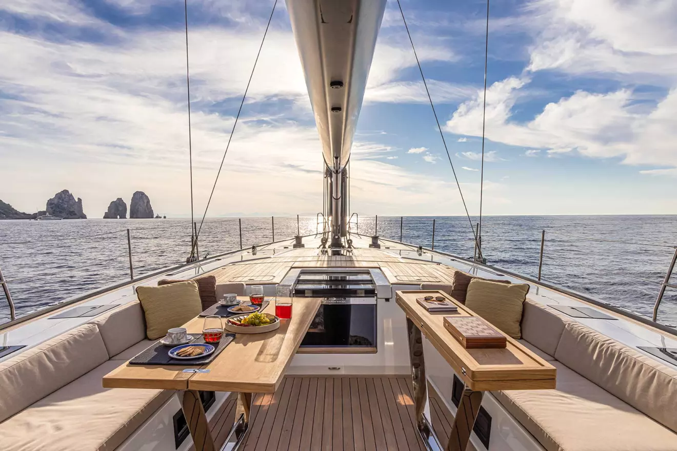 grand-soleil-72-exterior-00.jpg