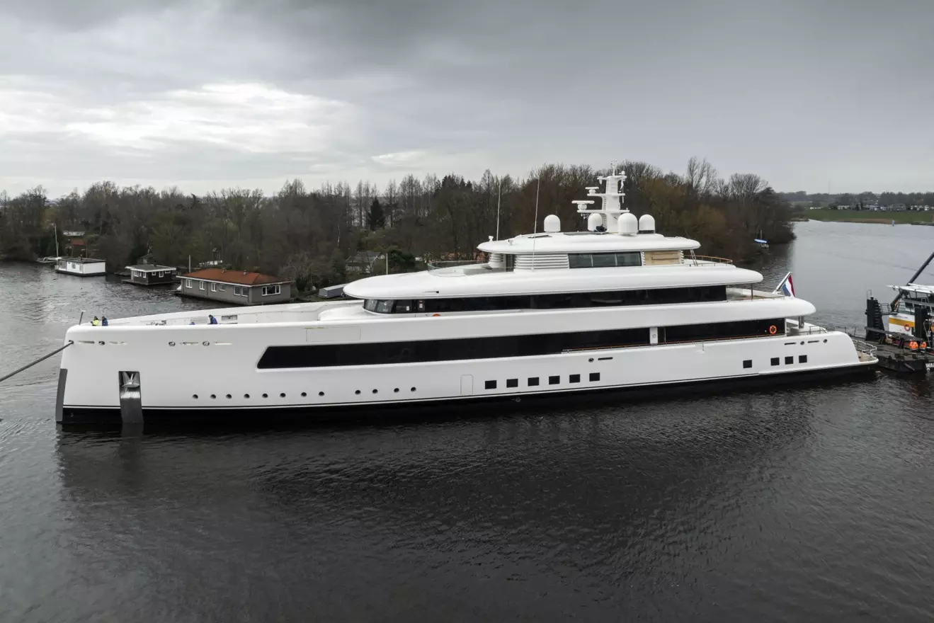 Feadship-8230-1.jpg
