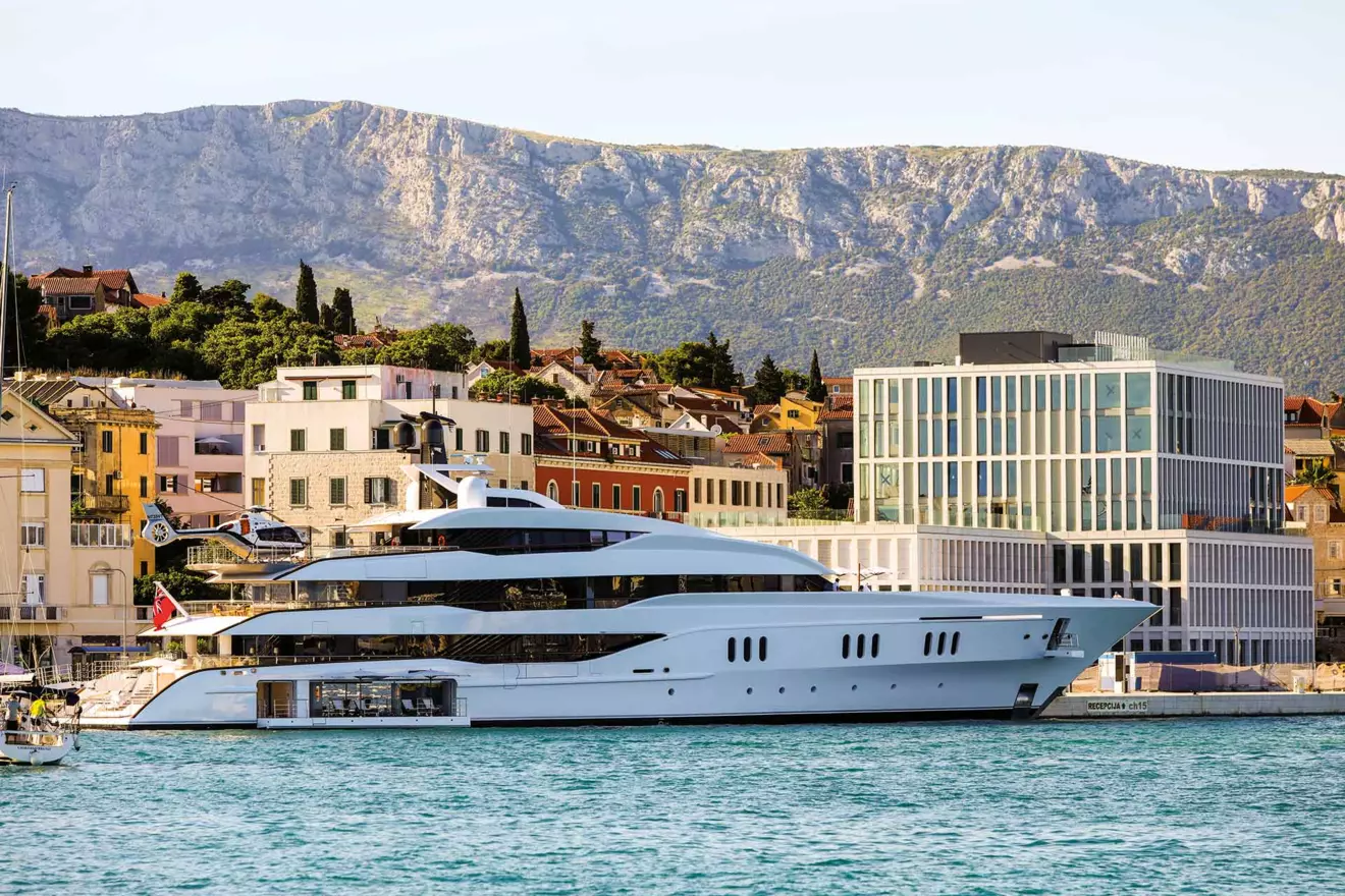 sos-yachting-yacht-ownership-and-charter-00.jpg
