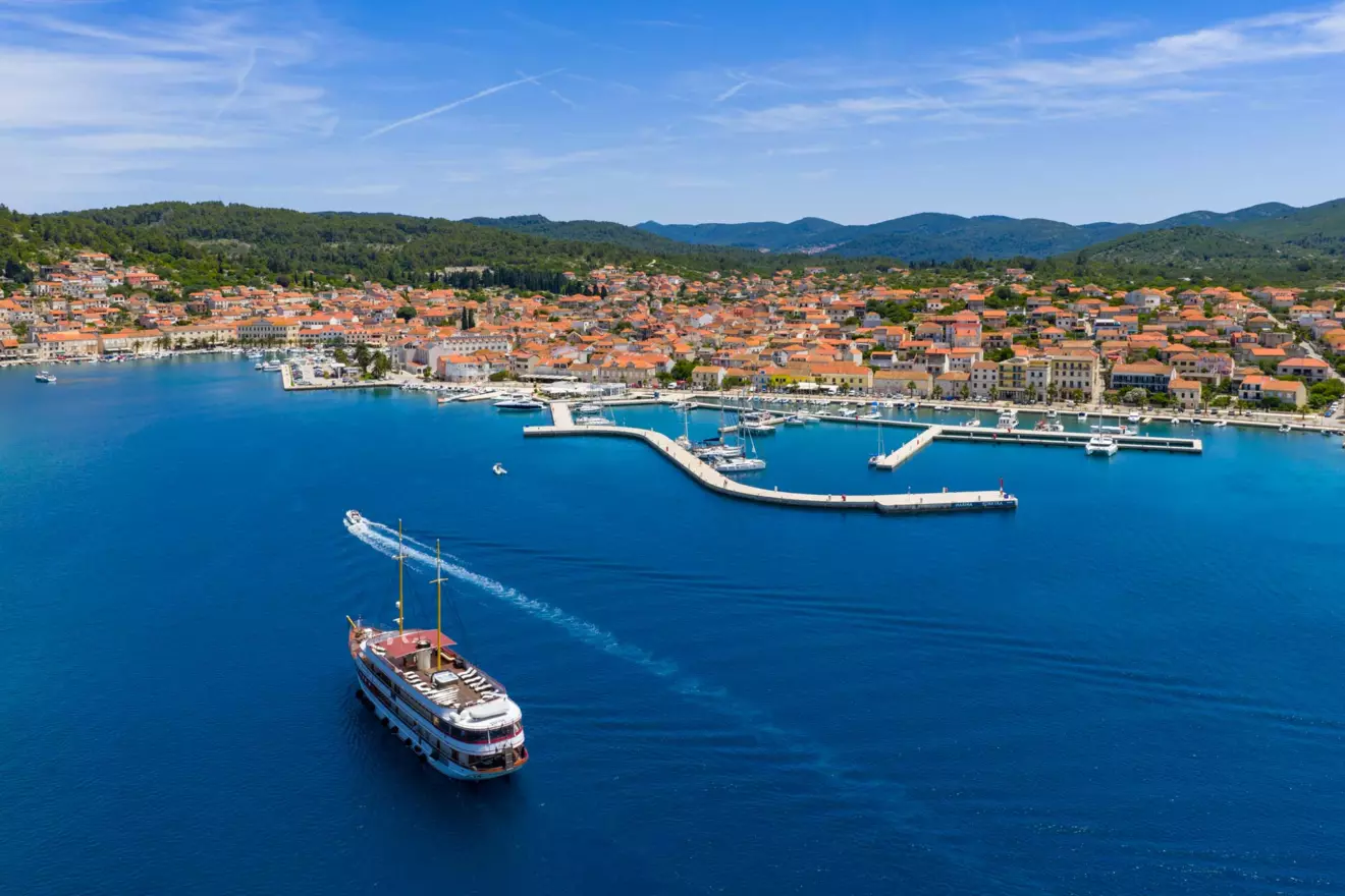 Vela-Luka-bay-marina-boris-kacan-00.jpg
