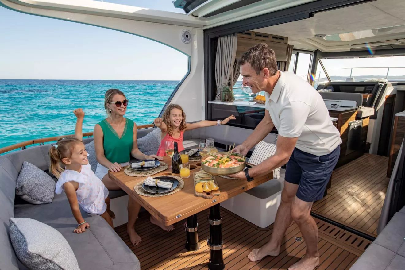Marex 440 Gourmet Cruiser cockpit