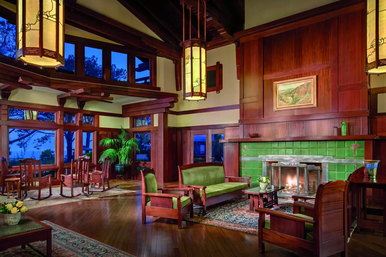 torrey-pines-lobby.jpg
