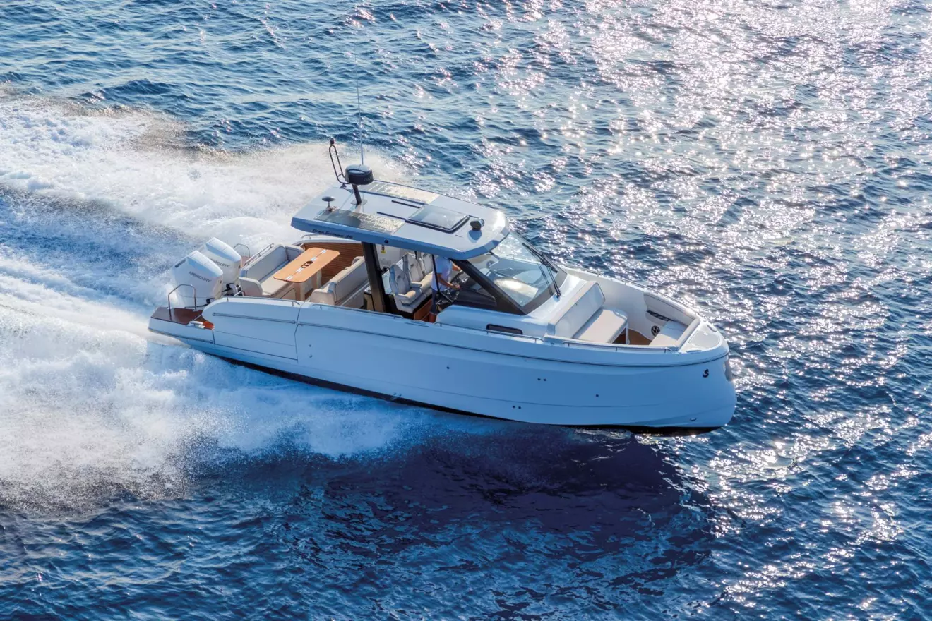 Beneteau Gran Turismo 35 aerial view cruising