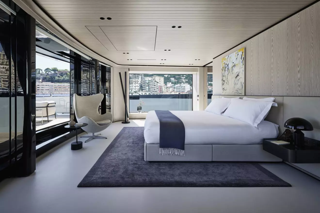 Sanlorenzo-57steel-upper-owner-cabin.jpg