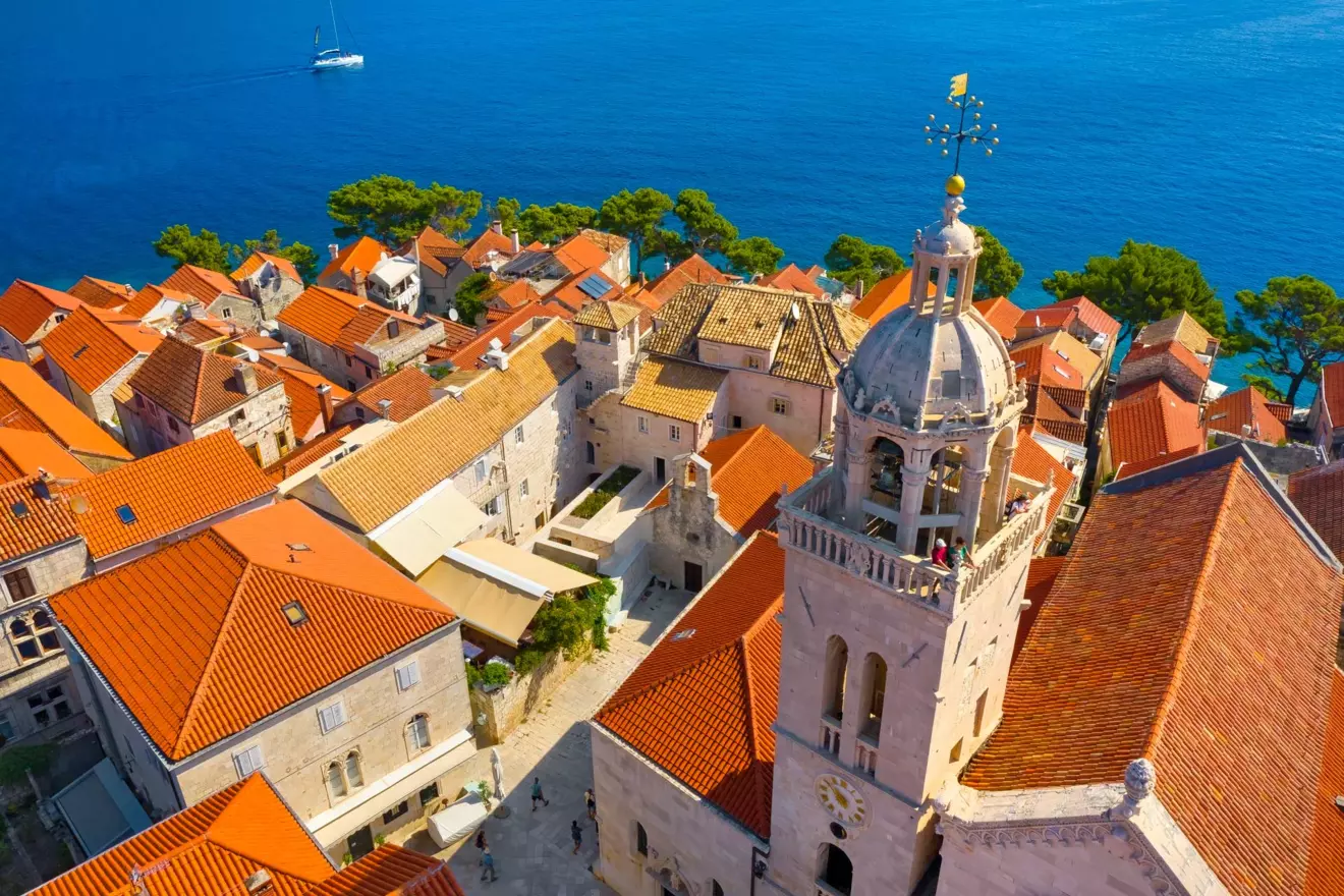 korcula-town-church-aerial-view-boris-klacan-00.jpg