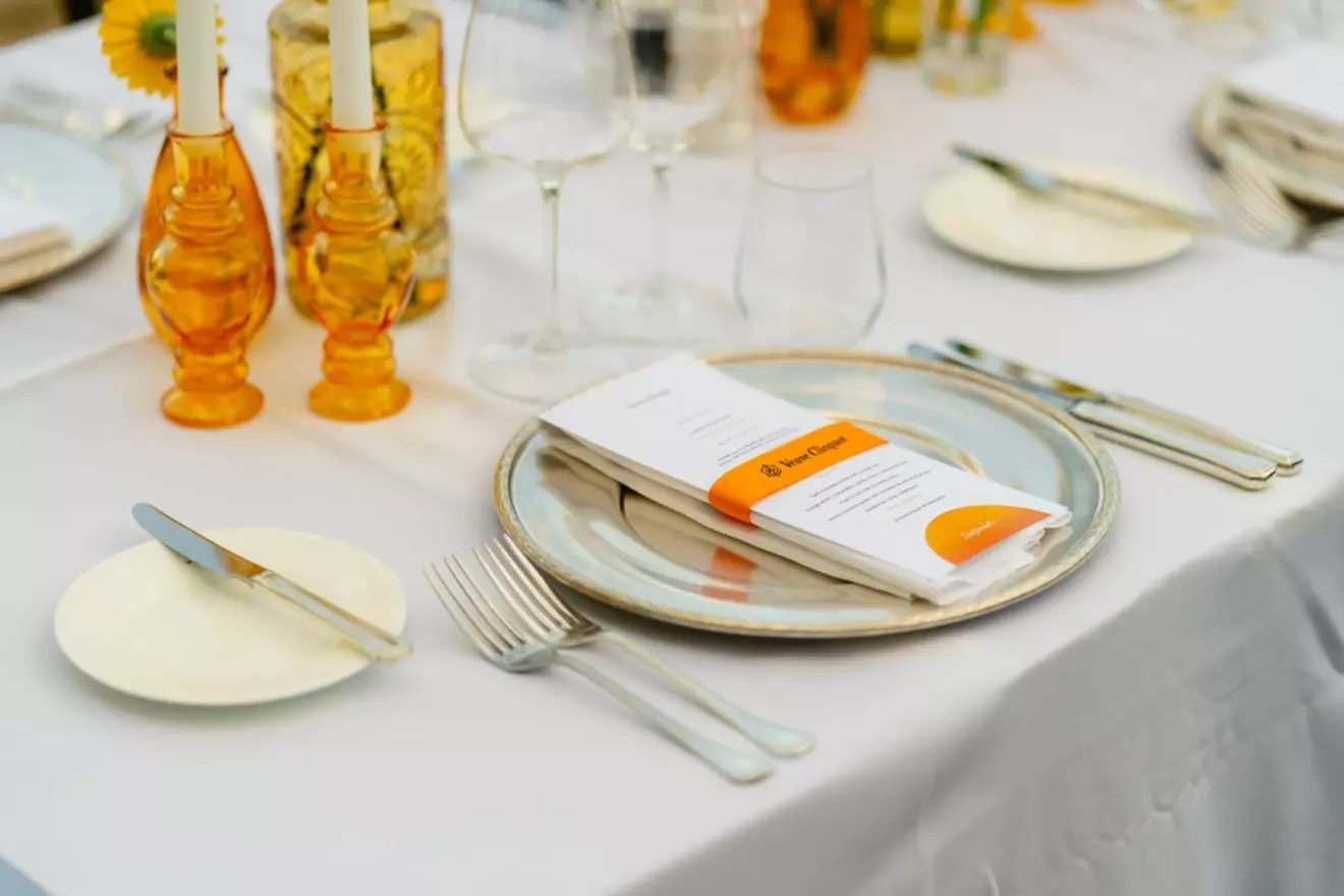 Veuve-Clicquot-Solaire-Tables-6.jpg