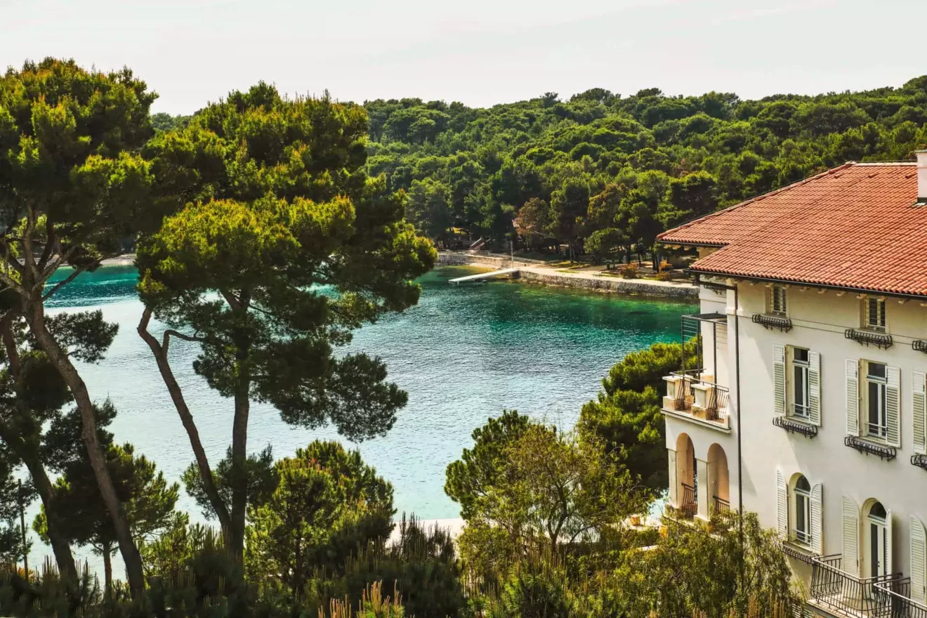Wellness-focused yacht stop in Čikat Bay, Mali Lošinj with luxury villa 