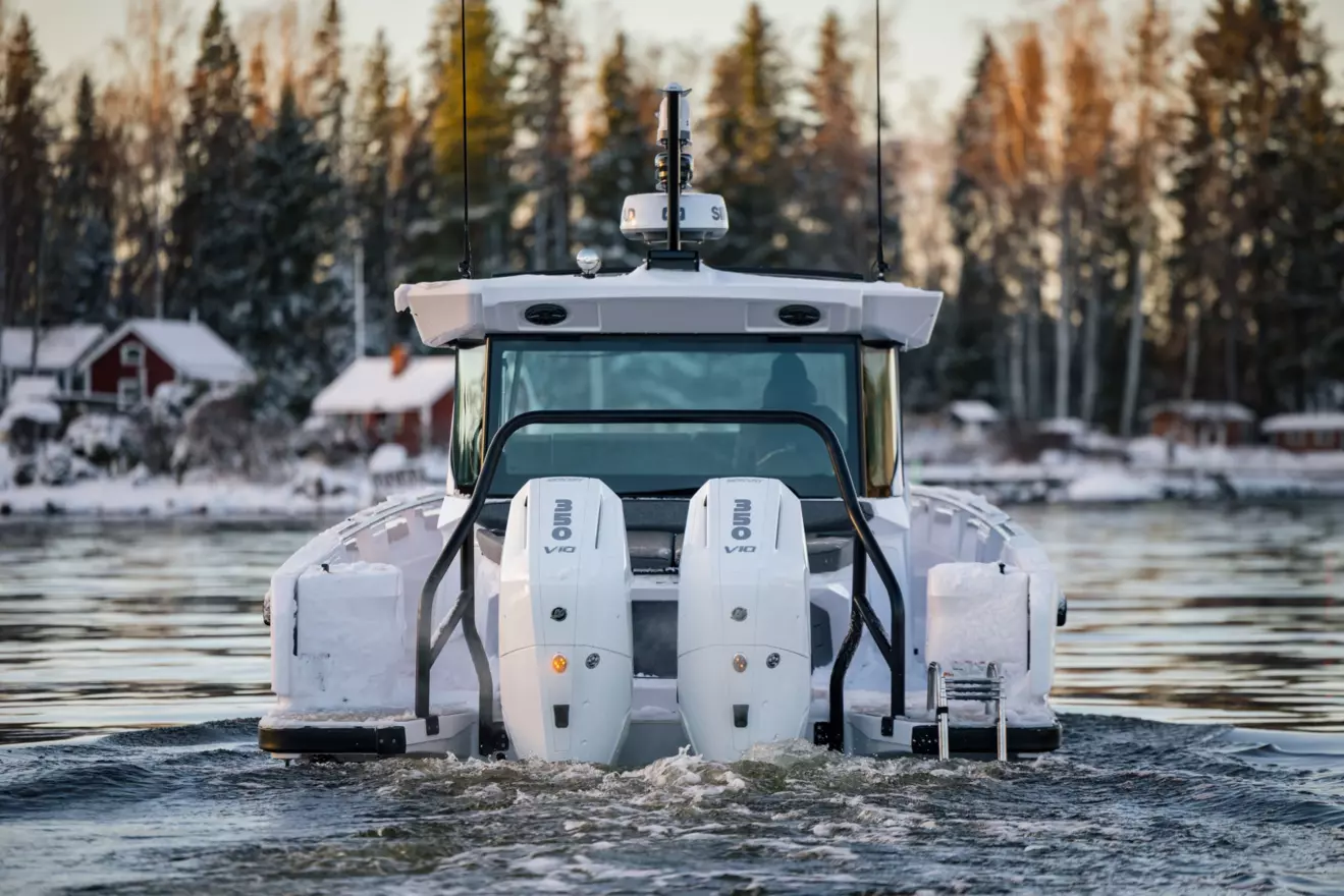 Axopar 38 XC Cross Cabin back view