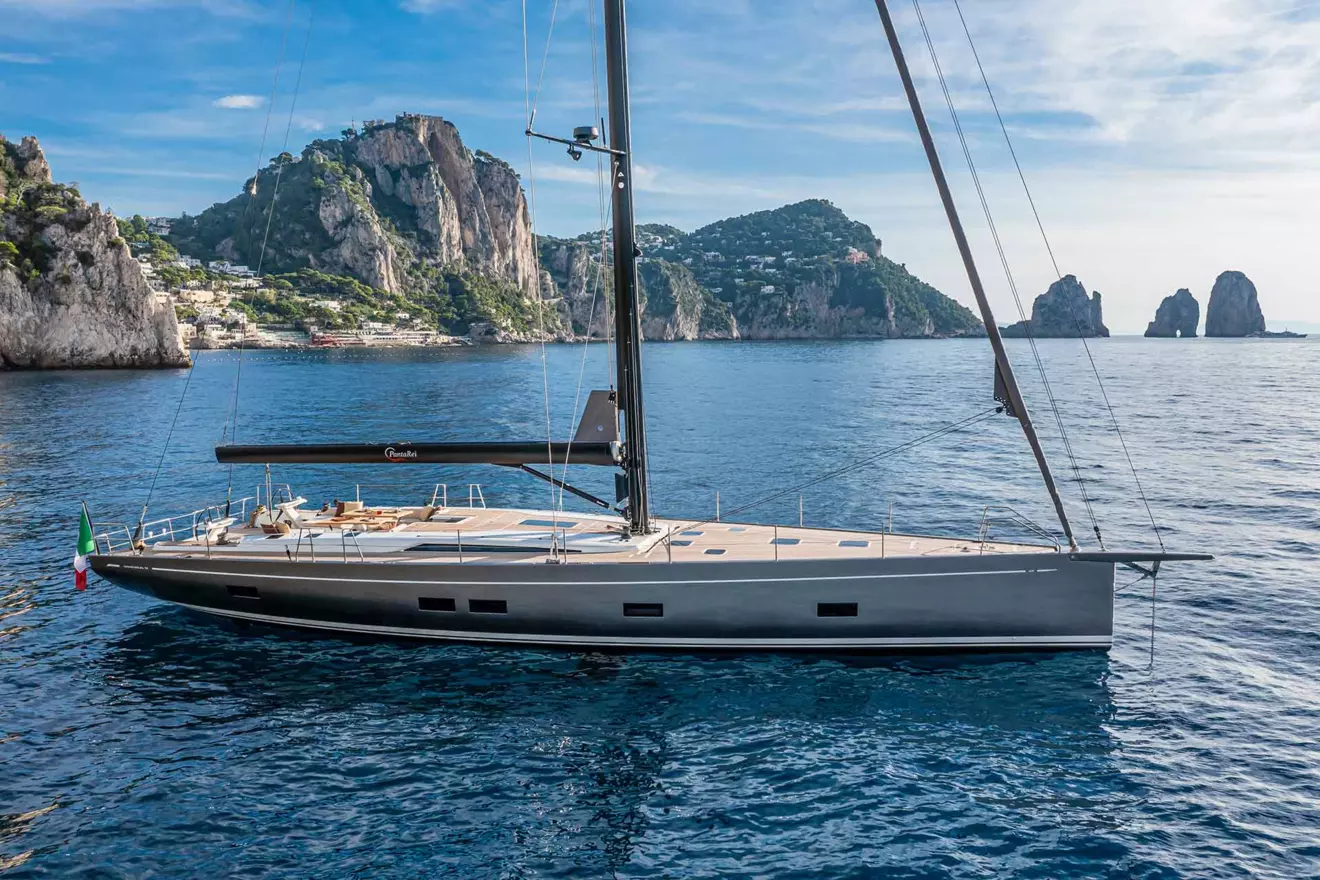 grand-soleil-72-side-view-00.jpg