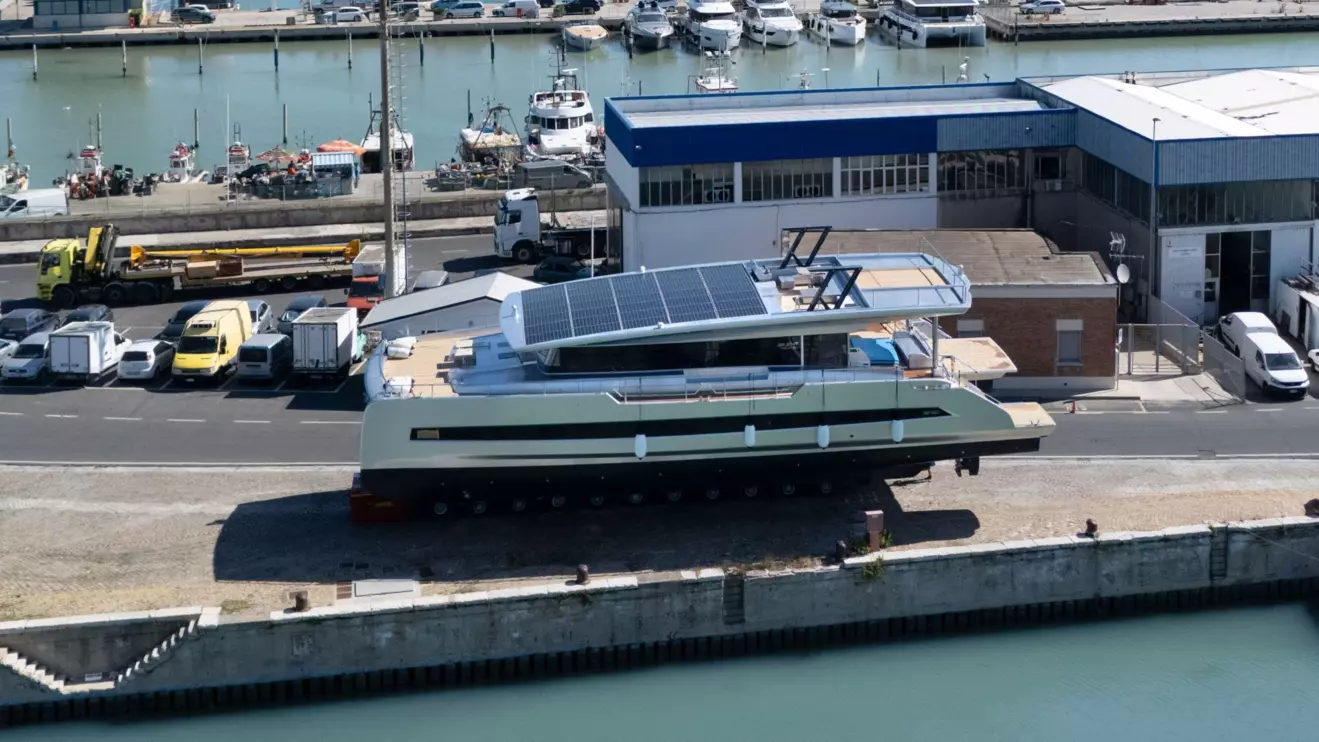 Silent SY80-side view.jpg