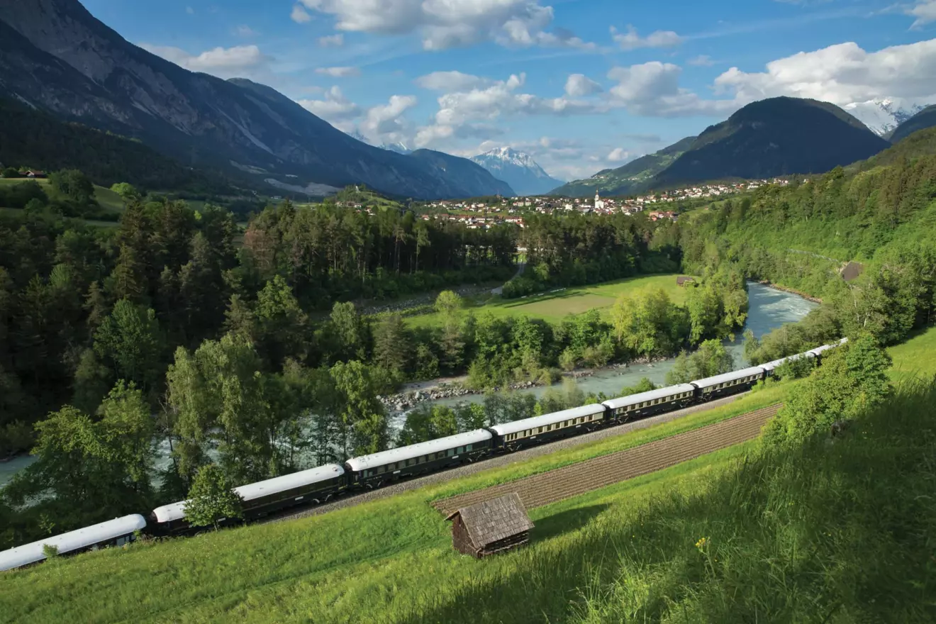 Venice-Simplon-Orient-Express-train-11.jpg