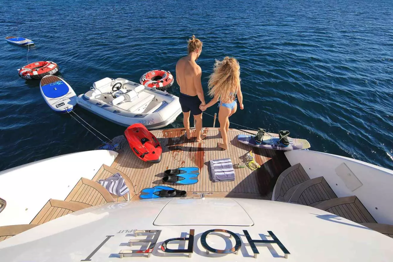 15--HOPE-enjoy-sea-toys.jpg