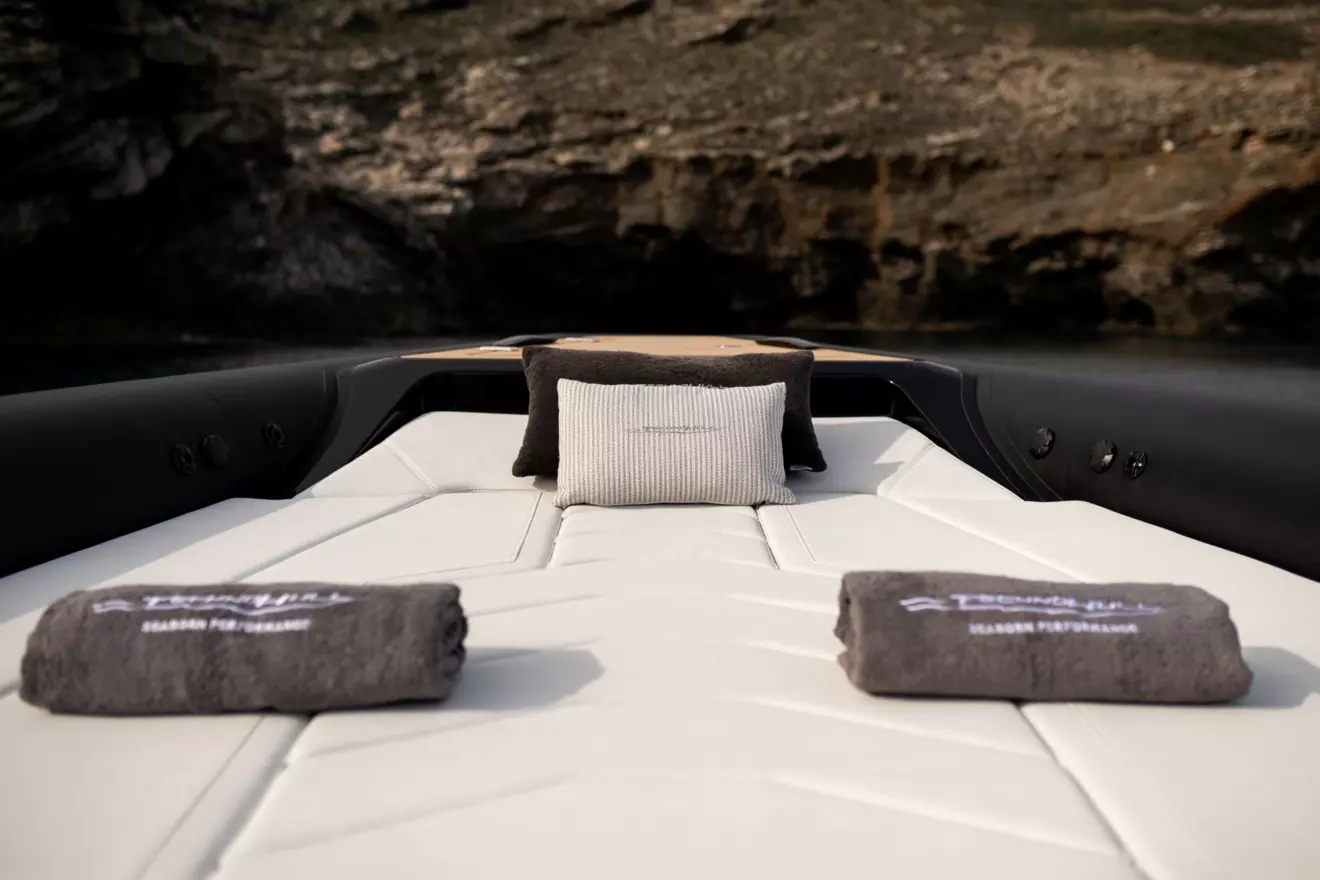 Technohull Alpha 45 - bow lounge.jpg