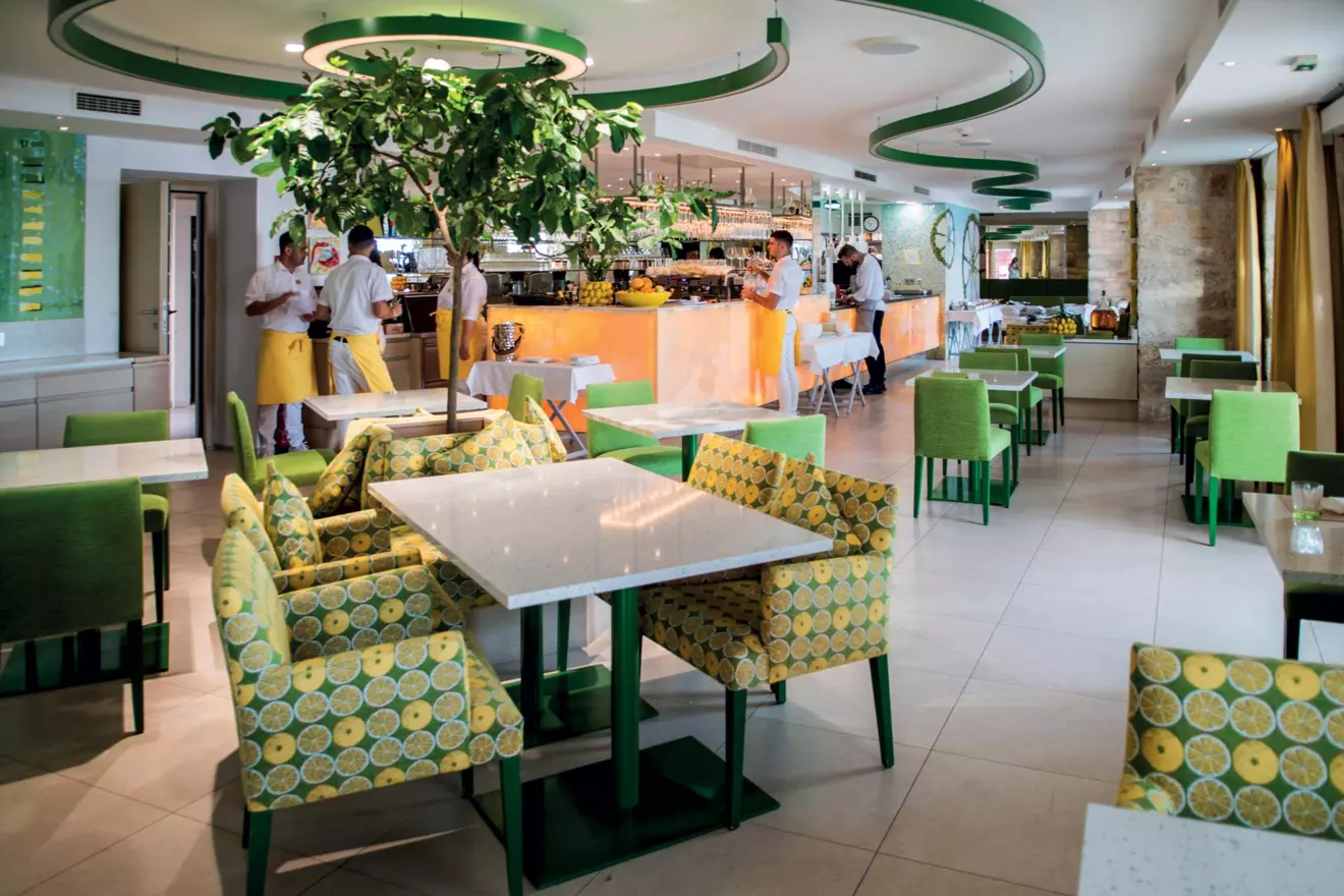 restaurant-lemongarden-interior-sutivan-00.jpg