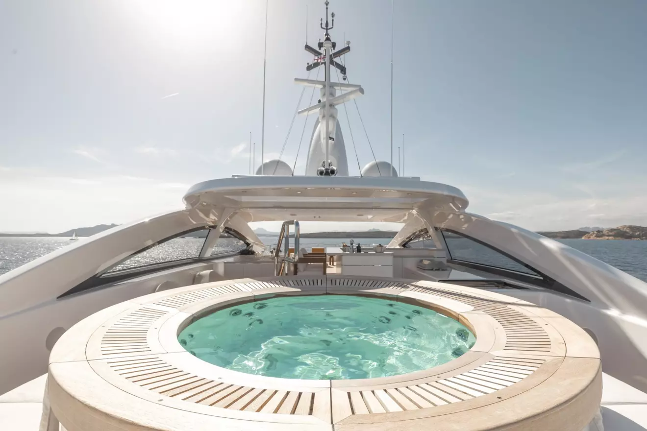 Luxury yacht Asani Jacuzzi on board