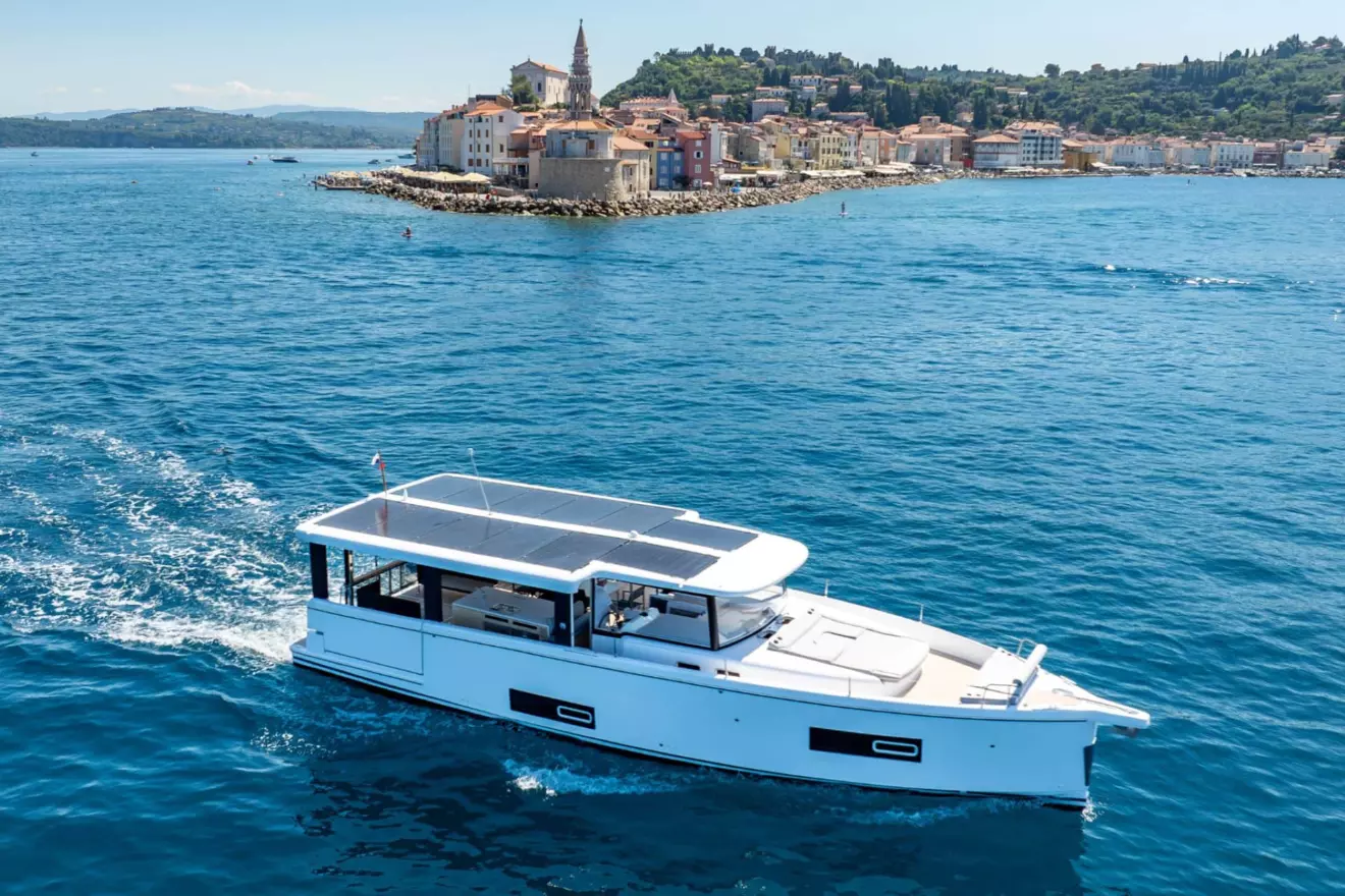 beneteau-island-cruising-boat.jpg