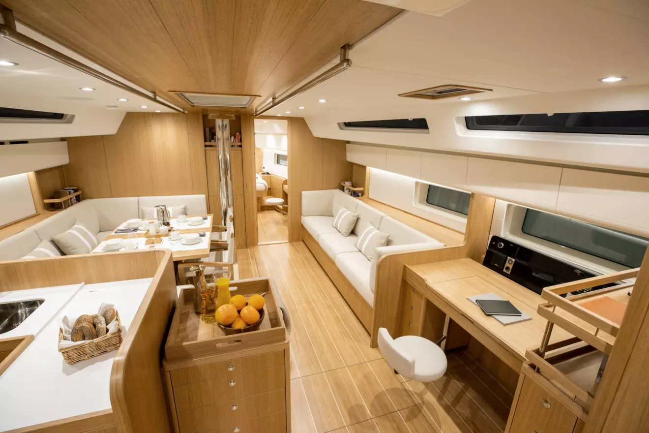 swan 58 salon