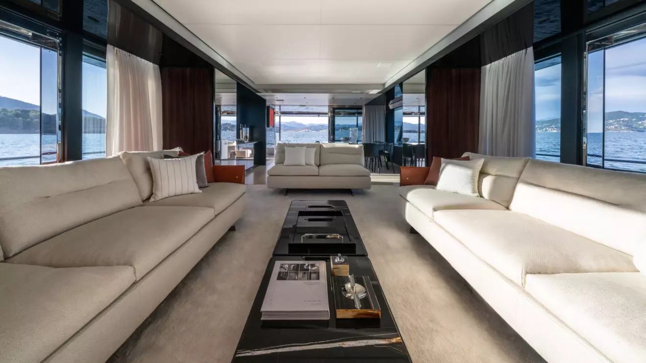 Riva 112' Dolcevita Super - salon.jpg