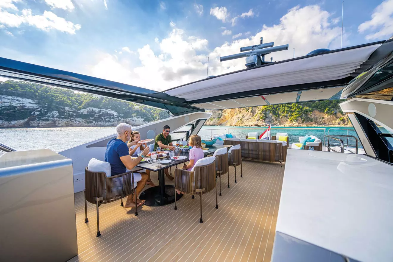 Sunseeker 90 Ocean flybridge