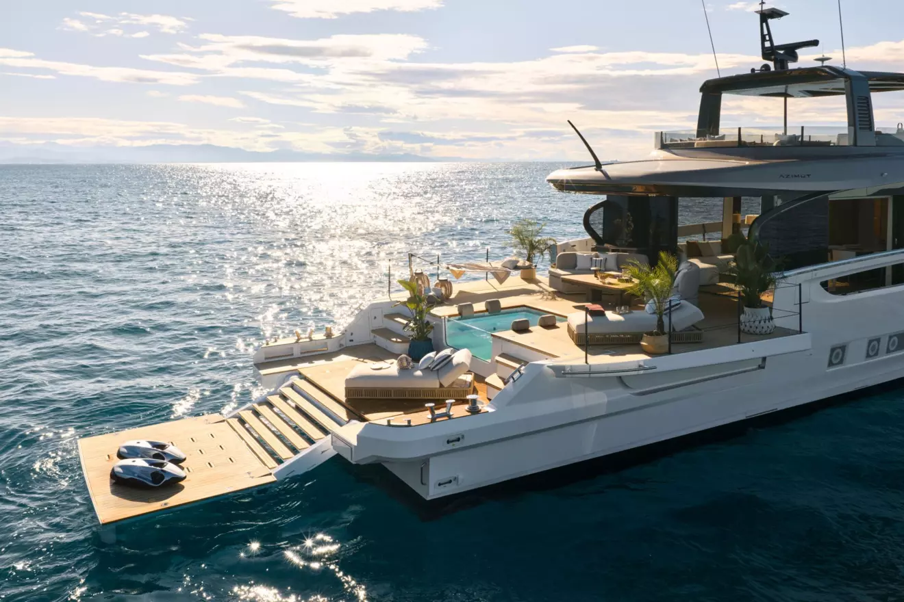 Azimut Seadeck 9 - fun island.jpg