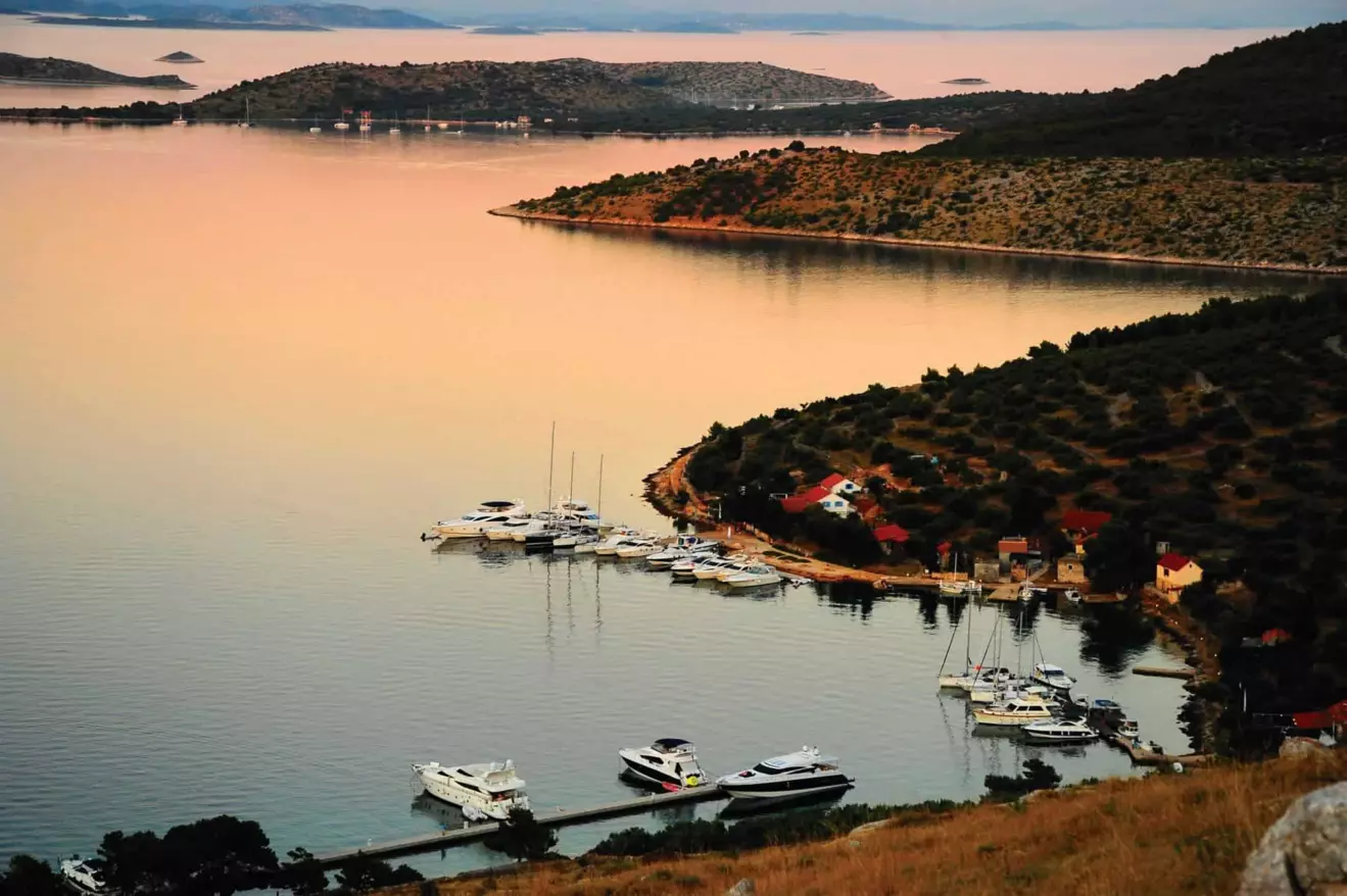 Island Zut Yachts