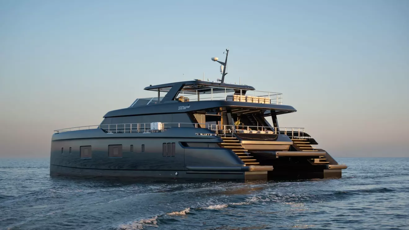 100 Sunreef Power Eco - back view.jpg