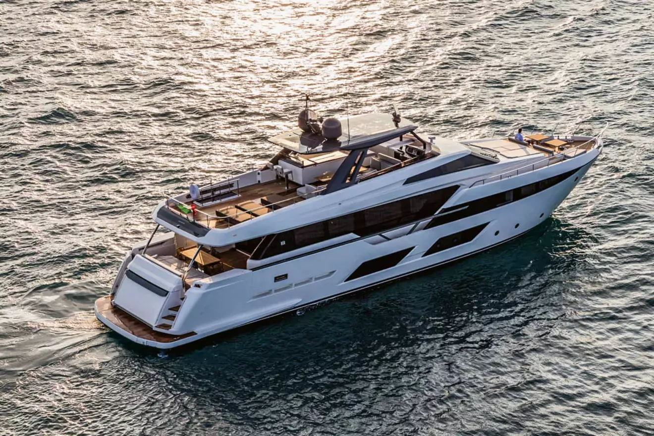 ferretti 920