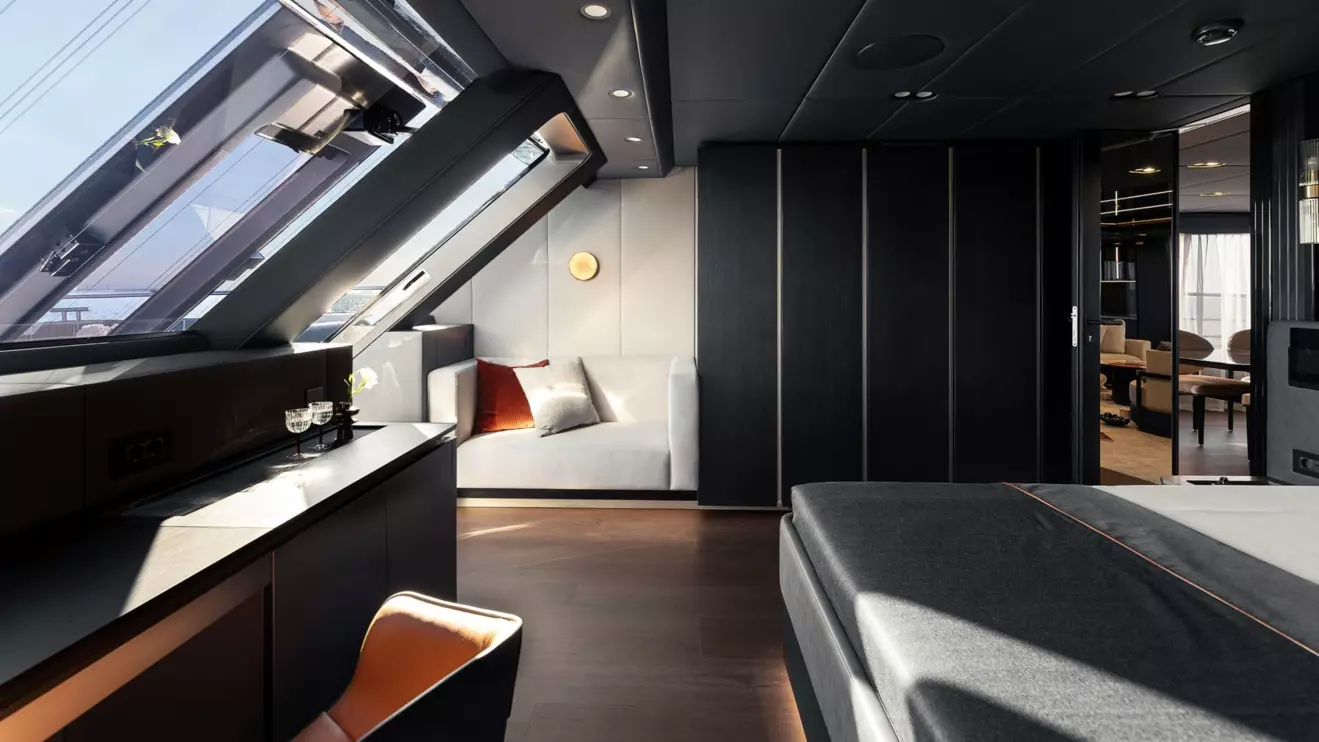 100 Sunreef Power Eco - owner stateroom.jpg