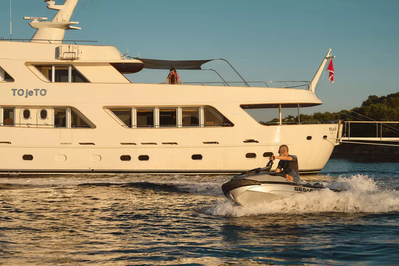 to-je-to-jet-ski.jpg