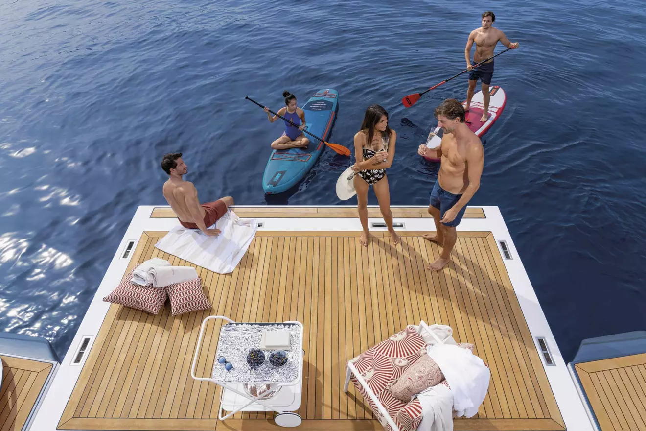 custom-line-beach-platform-00.jpg