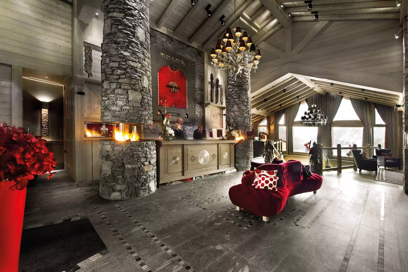 Le-K2-Palace-lobby-01.jpg